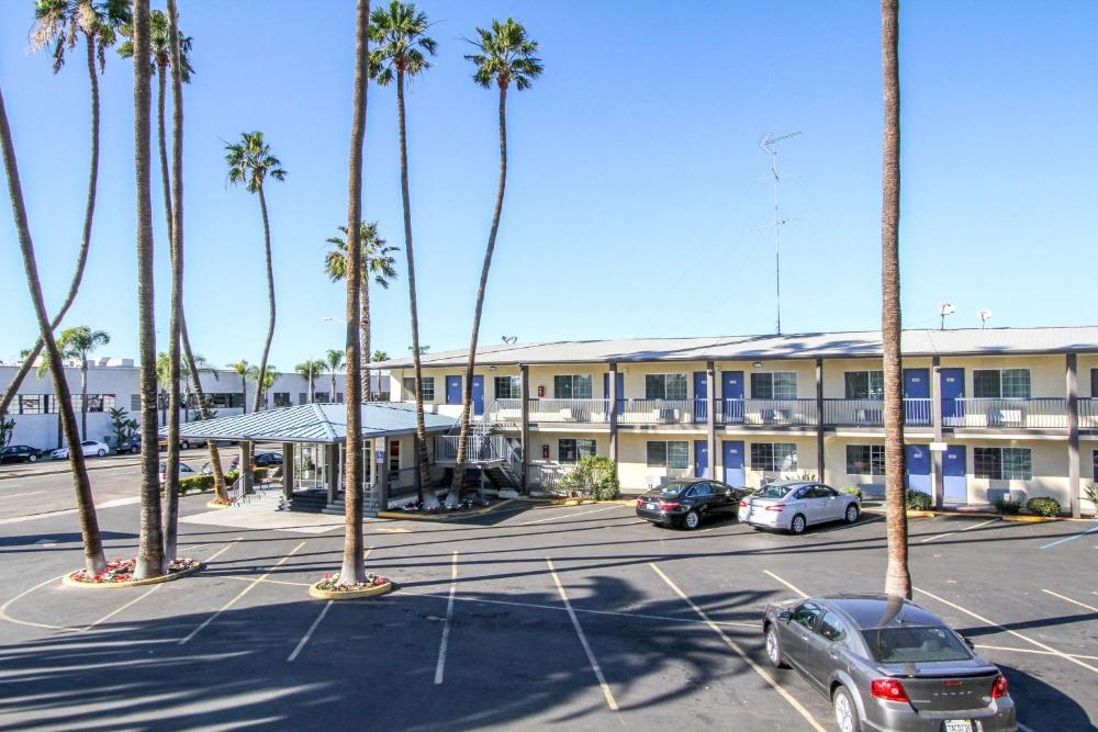 Motel 6 San Diego, CA Airport Harbor